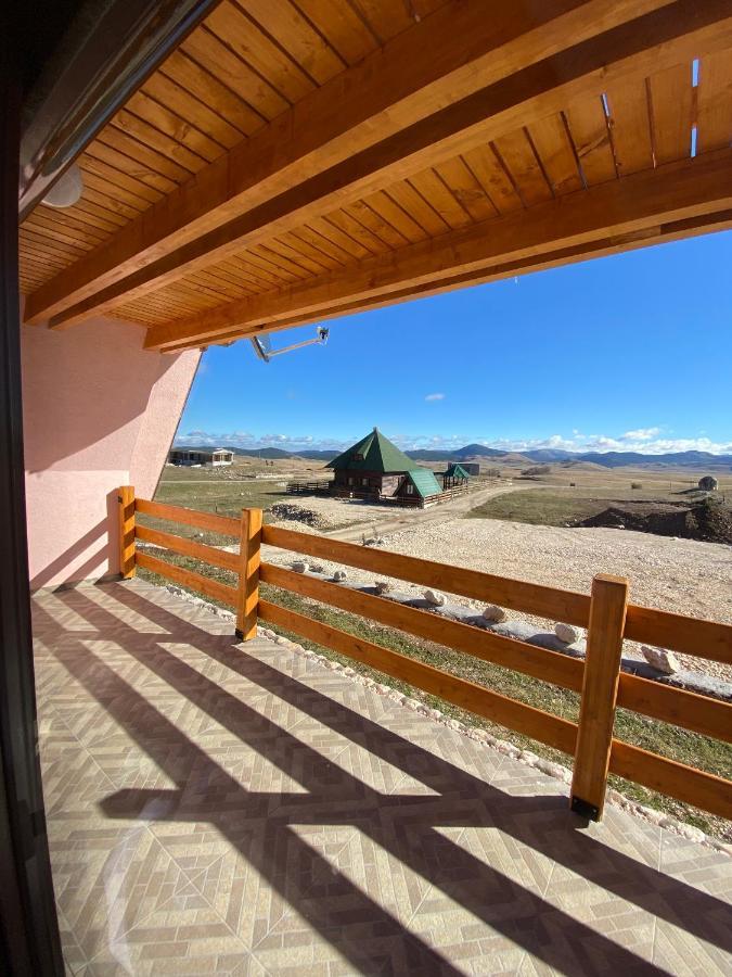 Hill View Chalets Zabljak  Ngoại thất bức ảnh